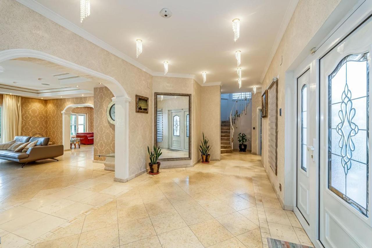 Villa Svim, Walking Distance To The Beach! Marbella Exterior photo