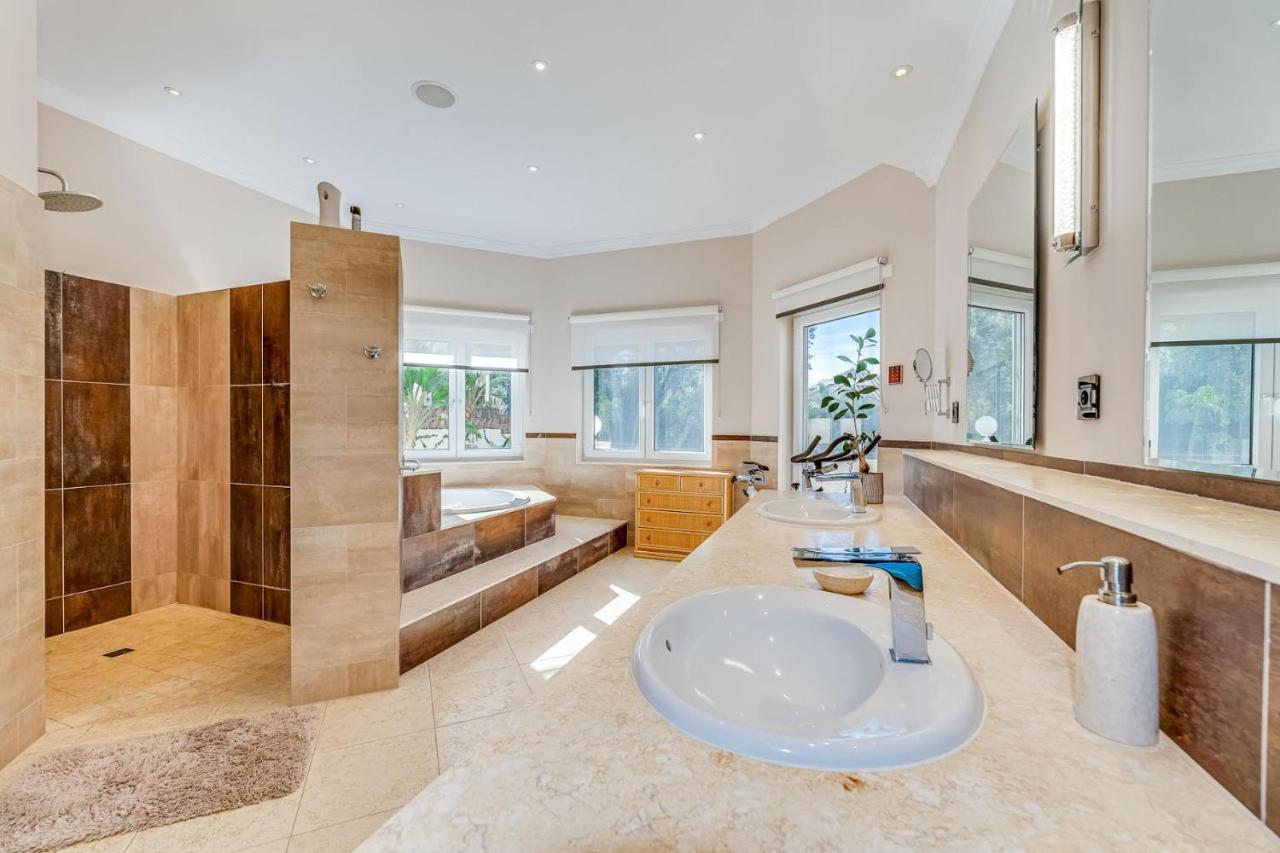 Villa Svim, Walking Distance To The Beach! Marbella Exterior photo